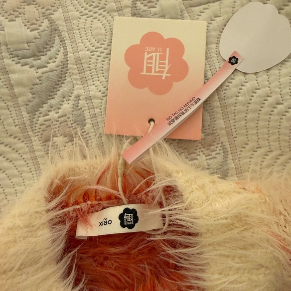 Goldfish sweater by Uare - Picture 6 of 7